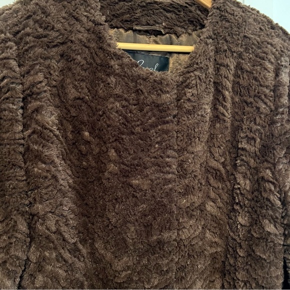 Women’s Chocolate Brown Regal Faux Fur Teddy Bear Coat | Size Large | GUC 🤎🐻 - Picture 9 of 11